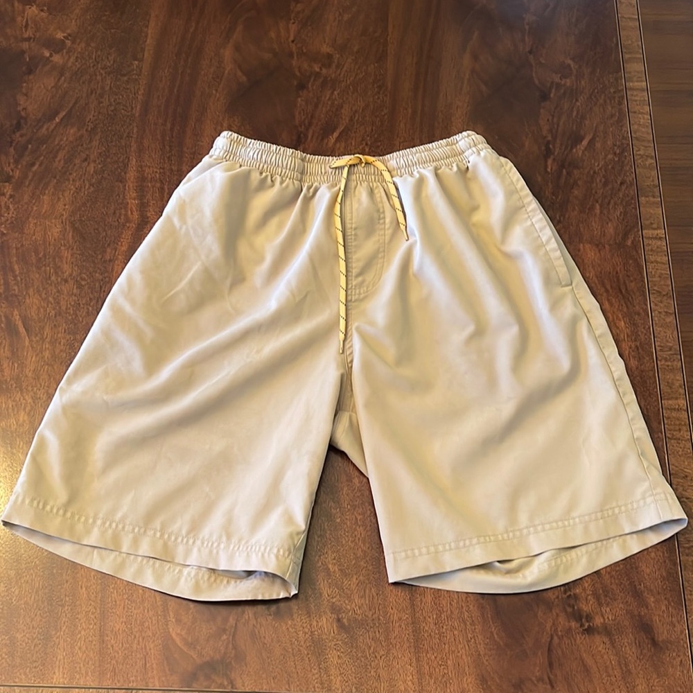 Columbia Performance Shorts Size Medium